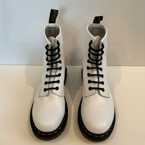Dr. Martens White 1460 SMOOTH LEATHER LACE UP BOOTS Doc Martens US8 EU39